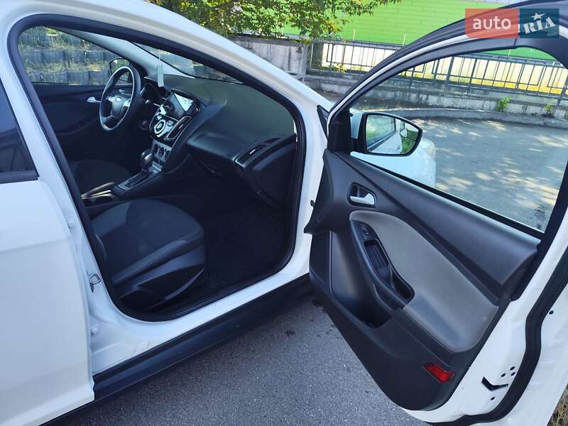 Хэтчбек Ford Focus 2014 в Киеве
