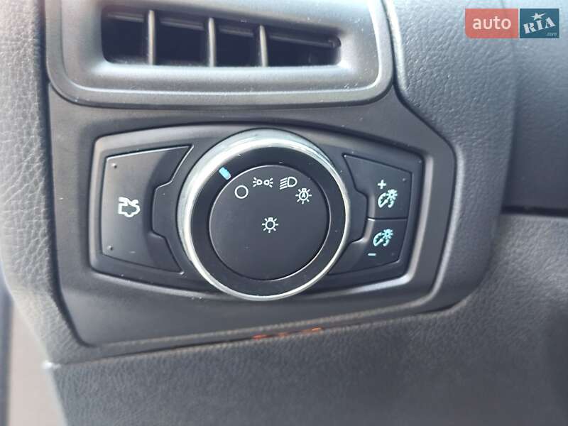 Хэтчбек Ford Focus 2014 в Киеве