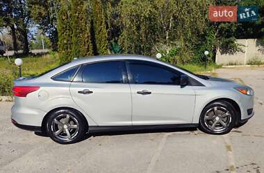 Седан Ford Focus 2015 в 