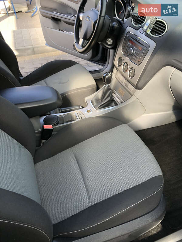 Хэтчбек Ford Focus 2010 в Полтаве фото 21 Хэтчбек Ford Focus 2010 в Полтаве