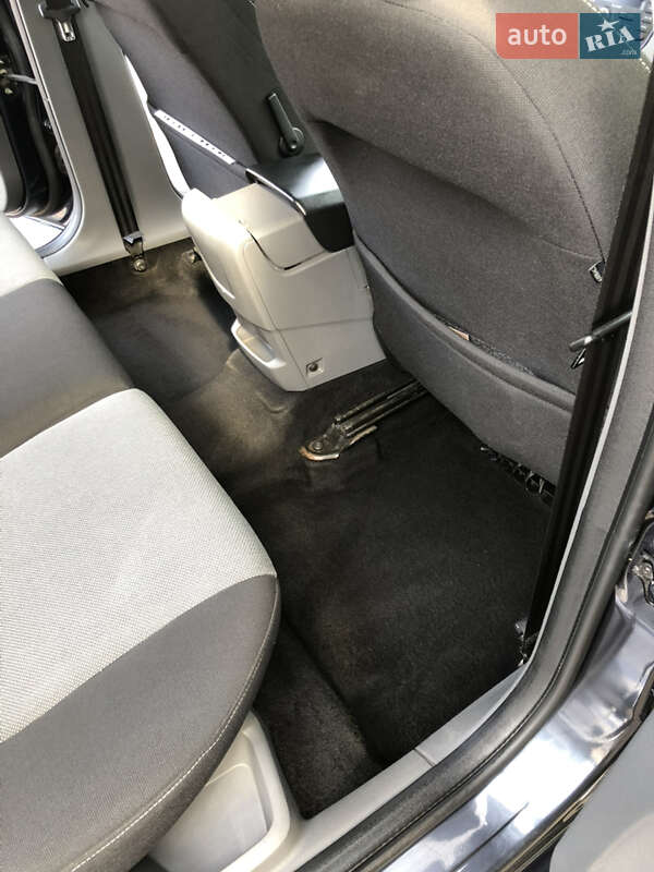 Хэтчбек Ford Focus 2010 в Полтаве фото 26 Хэтчбек Ford Focus 2010 в Полтаве
