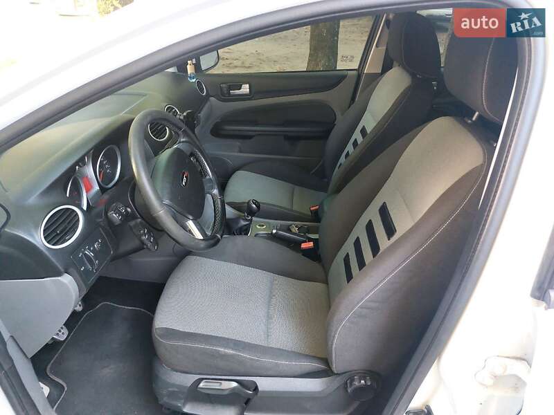 Хэтчбек Ford Focus 2008 в Львове