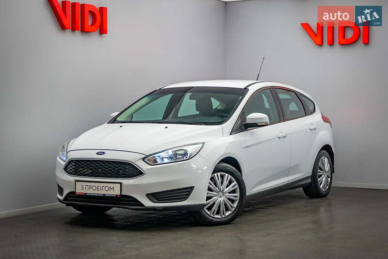 Хетчбек Ford Focus 2016 в 