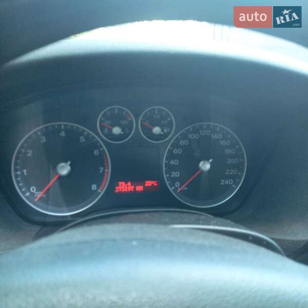 Хэтчбек Ford Focus 2007 в Ровно