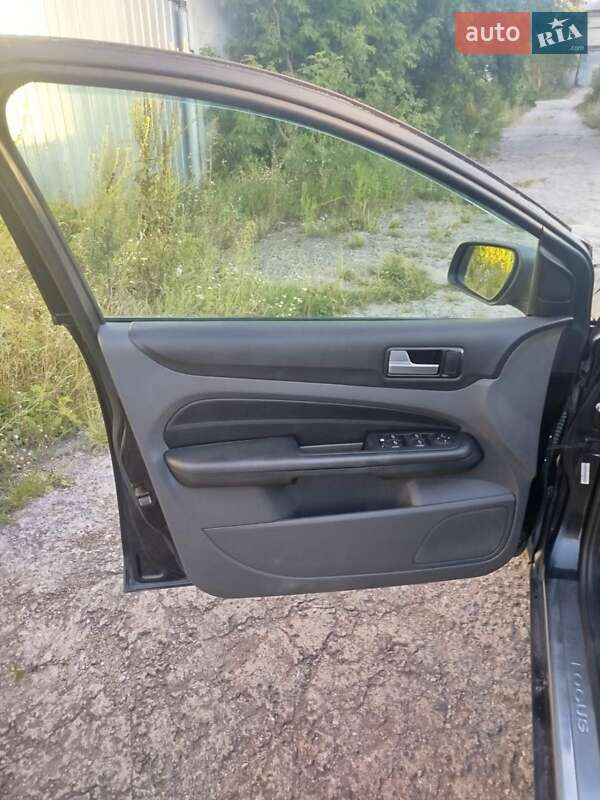 Универсал Ford Focus 2005 в Киеве фото 8 Универсал Ford Focus 2005 в Киеве
