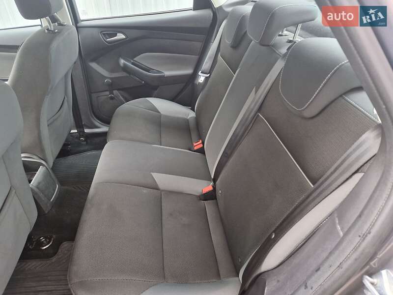 Седан Ford Focus 2013 в Киеве фото 6 Седан Ford Focus 2013 в Киеве