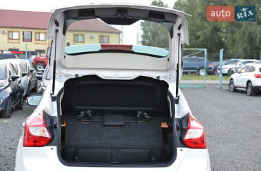 Хэтчбек Ford Focus 2013 в 