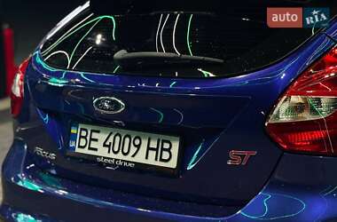 Хетчбек Ford Focus 2013 в 
