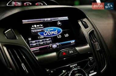 Хетчбек Ford Focus 2013 в 