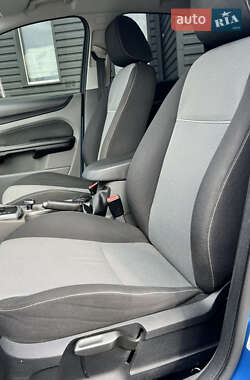 Хетчбек Ford Focus 2010 в 