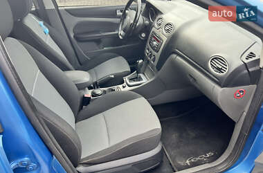 Хетчбек Ford Focus 2010 в 