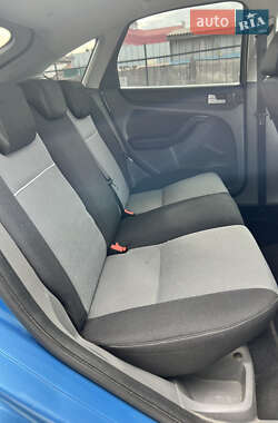 Хетчбек Ford Focus 2010 в 