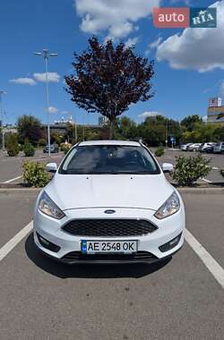 Хэтчбек Ford Focus 2016 в 