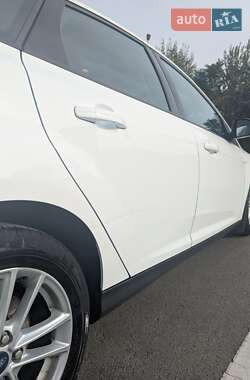 Хэтчбек Ford Focus 2016 в 