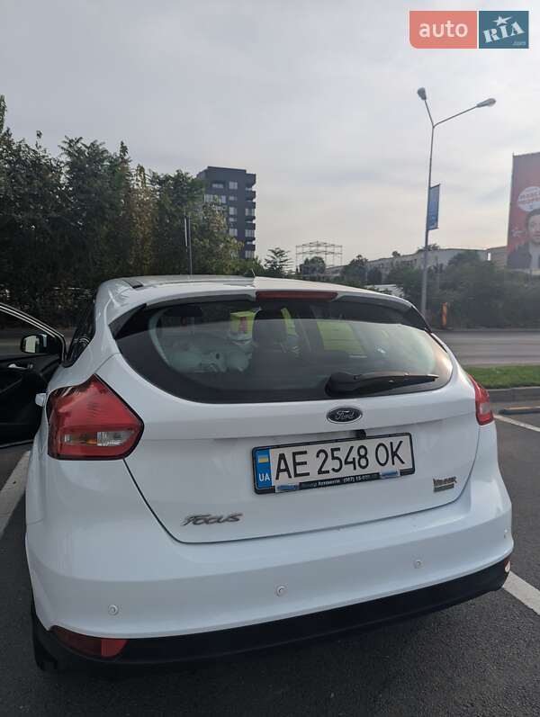 Хетчбек Ford Focus 2016 в Чернівцях фото 3 Хетчбек Ford Focus 2016 в Чернівцях