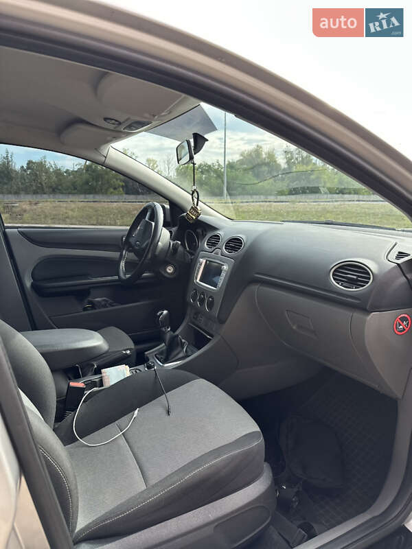Хэтчбек Ford Focus 2010 в Киеве фото 13 Хэтчбек Ford Focus 2010 в Киеве