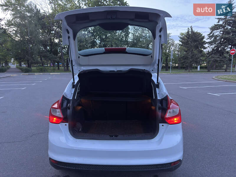 Хэтчбек Ford Focus 2014 в Николаеве