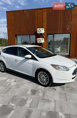 Хэтчбек Ford Focus 2014 в 