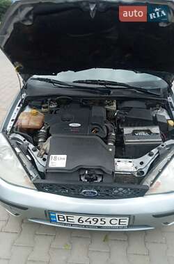 Хэтчбек Ford Focus 2003 в 