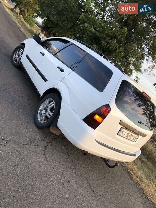 Универсал Ford Focus 2003 в Корсуне-Шевченковском фото 8 Универсал Ford Focus 2003 в Корсуне-Шевченковском
