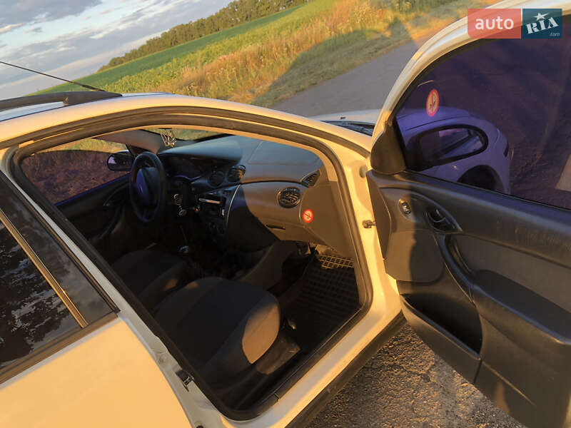 Универсал Ford Focus 2003 в Корсуне-Шевченковском фото 18 Универсал Ford Focus 2003 в Корсуне-Шевченковском