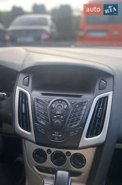 Хэтчбек Ford Focus 2014 в 