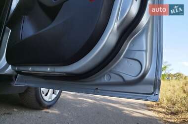 Хетчбек Ford Focus 2013 в 