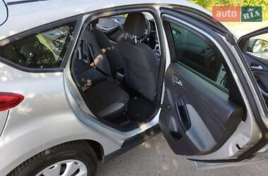 Хетчбек Ford Focus 2013 в 