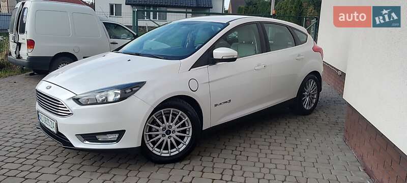 Хэтчбек Ford Focus 2014 в Луцке