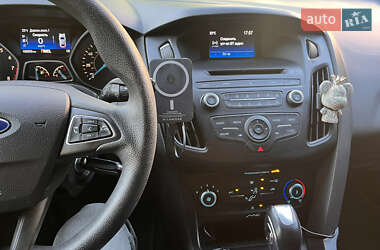 Хэтчбек Ford Focus 2015 в 