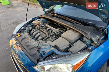 Хэтчбек Ford Focus 2015 в 