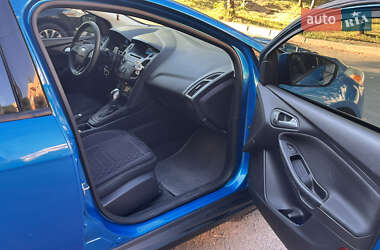 Хэтчбек Ford Focus 2015 в 