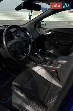Хэтчбек Ford Focus 2013 в 