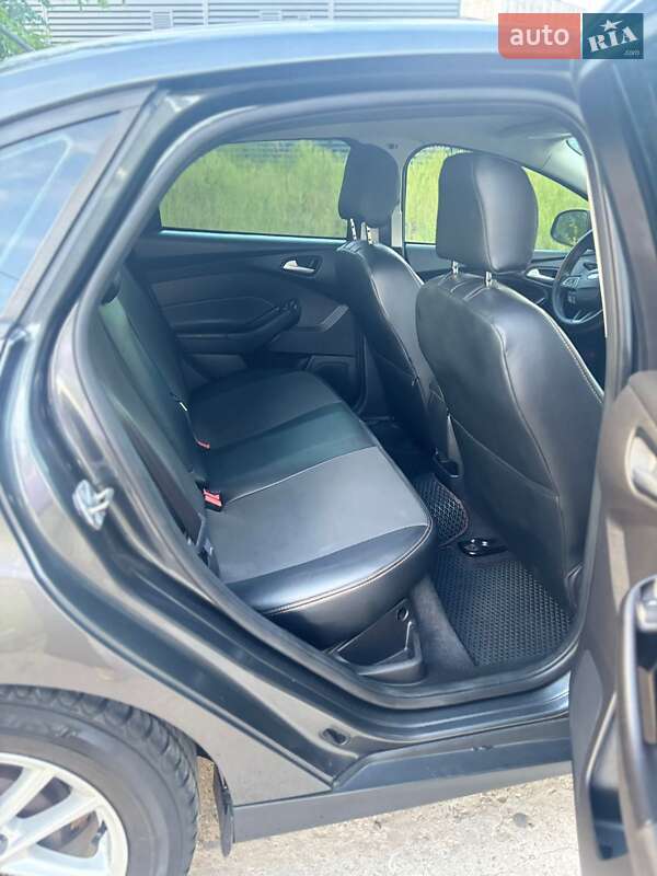 Седан Ford Focus 2016 в Киеве