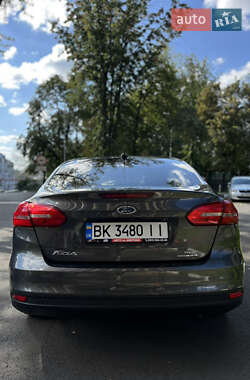 Седан Ford Focus 2016 в 