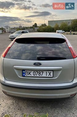 Хетчбек Ford Focus 2006 в 