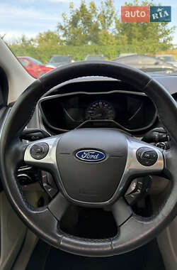Хэтчбек Ford Focus 2013 в 