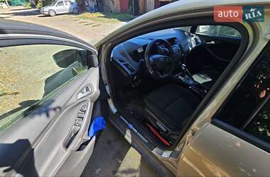 Седан Ford Focus 2015 в 