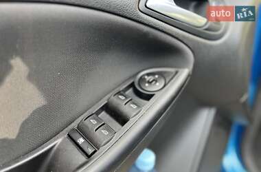Хетчбек Ford Focus 2016 в 