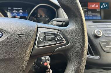 Хетчбек Ford Focus 2016 в 