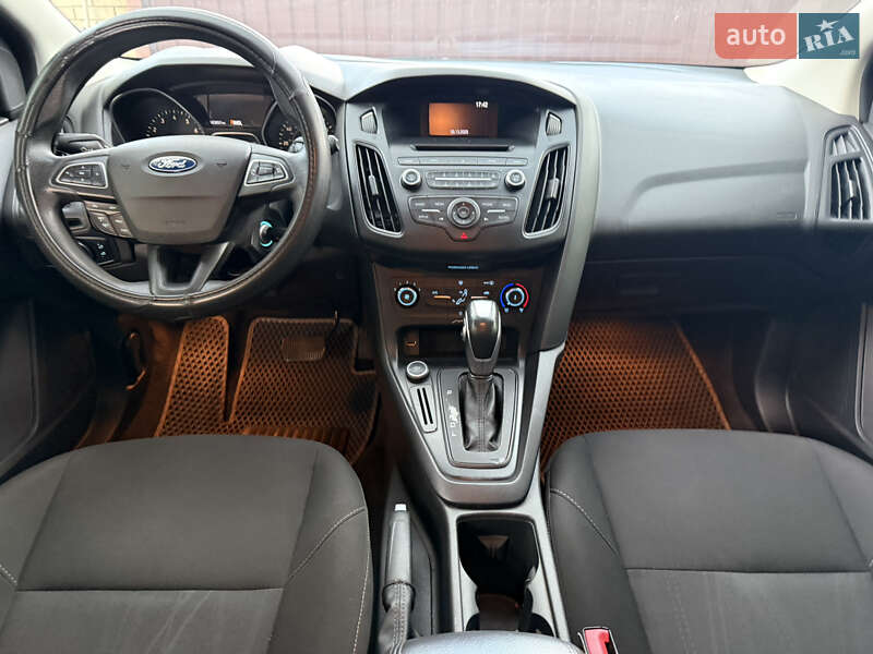 Хэтчбек Ford Focus 2015 в Днепре