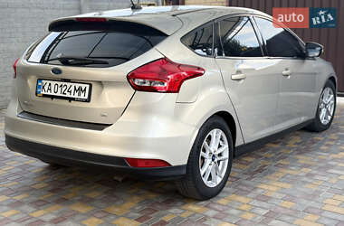 Хэтчбек Ford Focus 2015 в 