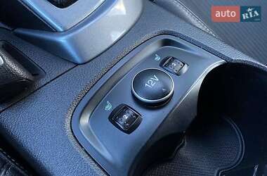 Хэтчбек Ford Focus 2011 в 