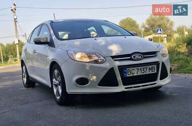 Хэтчбек Ford Focus 2012 в 