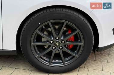 Седан Ford Focus 2017 в 