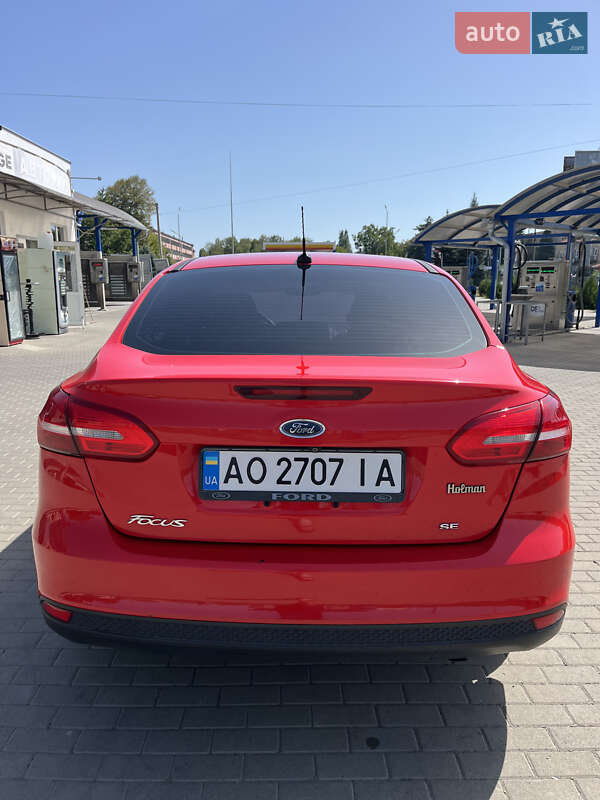 Седан Ford Focus 2015 в Мукачевому