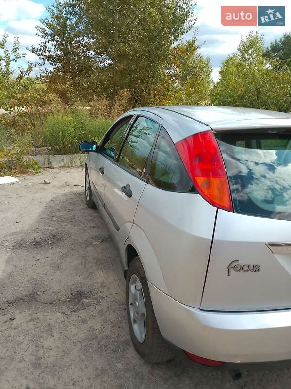 Хэтчбек Ford Focus 1999 в Киеве