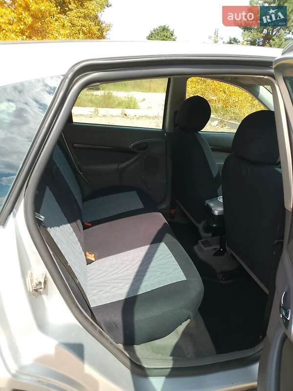 Хэтчбек Ford Focus 1999 в Киеве