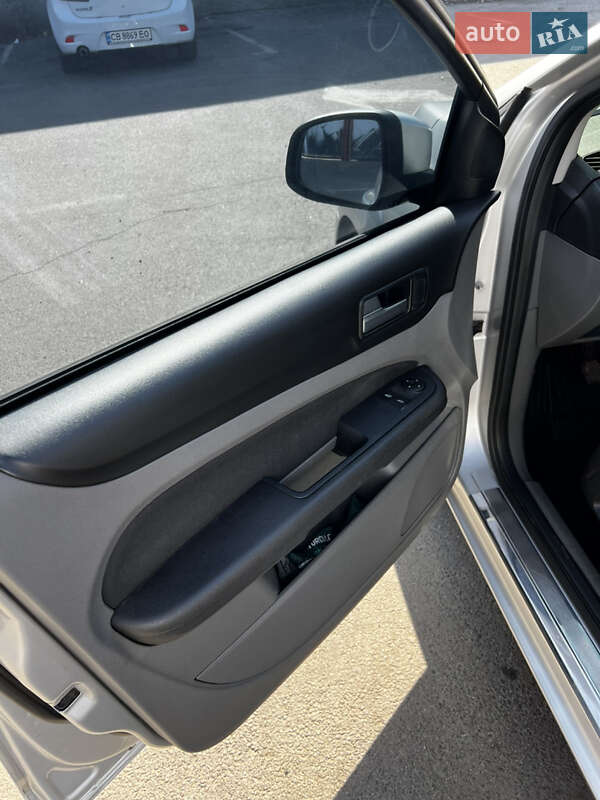 Хетчбек Ford Focus 2011 в Києві