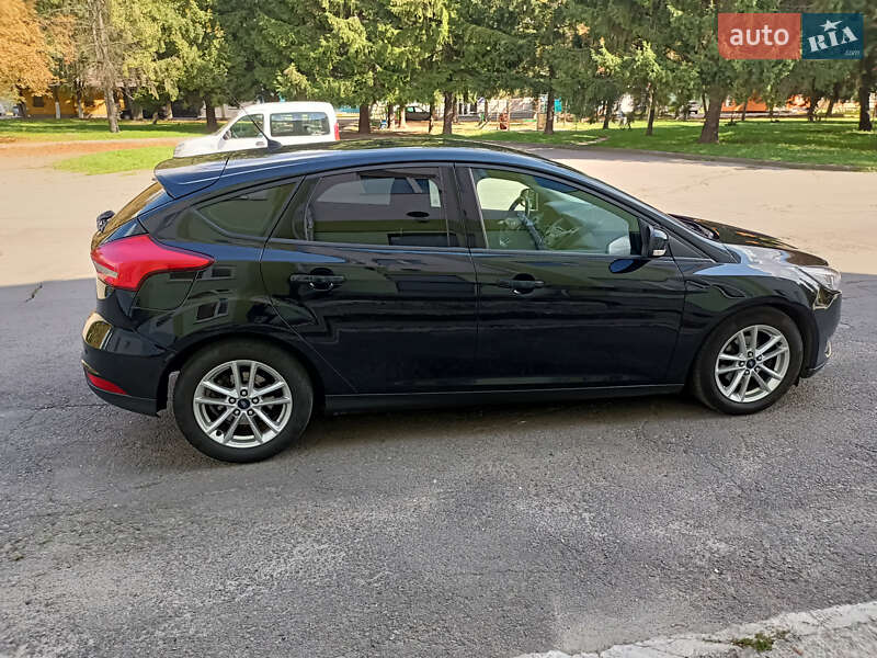 Хэтчбек Ford Focus 2015 в Ровно